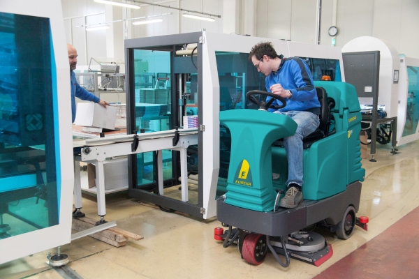 Aufsitz Scheuersaugmaschine Eureka E85 ECO